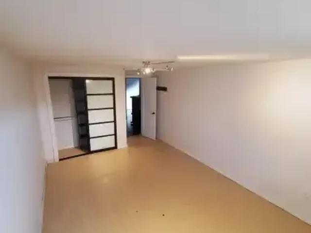 3 Bedroom House Edmonton AB 103739945