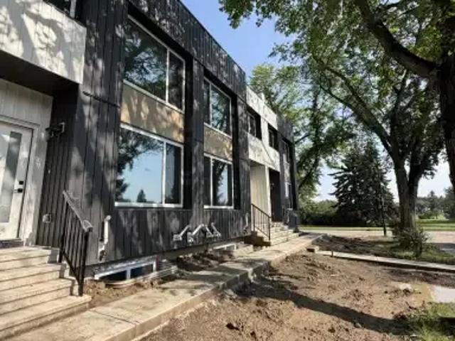 3 Bedroom House Edmonton AB 103958678