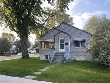 3 Bedroom House Edmonton AB LS102847345