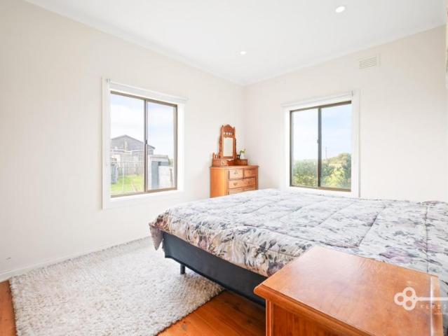 3 Bedroom House Eight Mile Creek SA 105509135