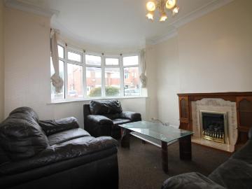 3 Bedroom House for rent at Eden Mount, Burley, Leeds