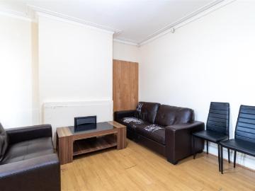 3 Bedroom House for rent at Spring Grove Walk, Hyde Park, Leeds