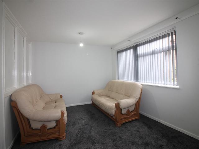 3 Bedroom House for rent at St Johns Close, Hyde Park, Leeds