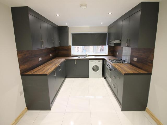 3 Bedroom House for rent at St. Johns Close, Leeds