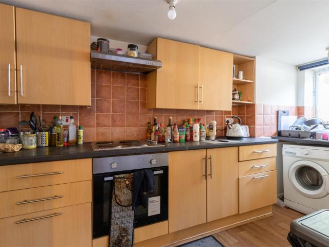 3 Bedroom House for rent at Royal Park Avenue, Hyde Park, Leeds
