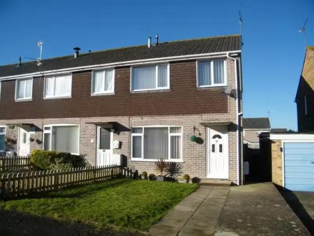 3 bedroom house for rent in Carisbrooke Crescent, Hamworthy, B.