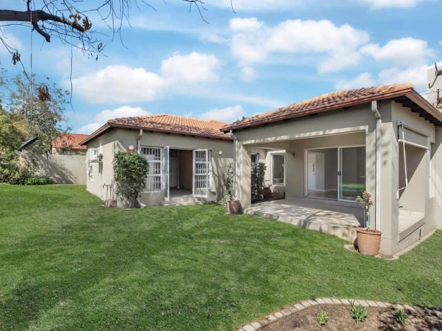 3 BEDROOM HOUSE FOR RENT IN CEDAR LAKES