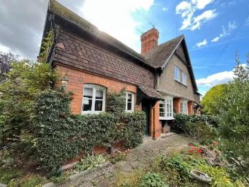 3 bedroom house for rent in Church Street, Lockington, Derby.