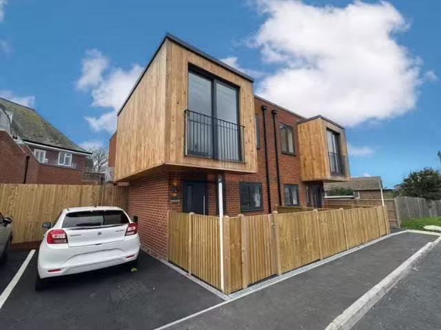 3 bedroom house for rent in Alfriston Road, Seaford, BN25