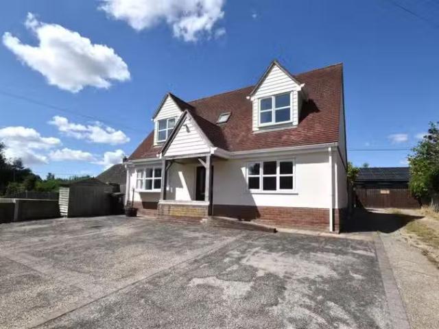 3 bedroom house for rent in Brook Street, Great Bromley, Colch.