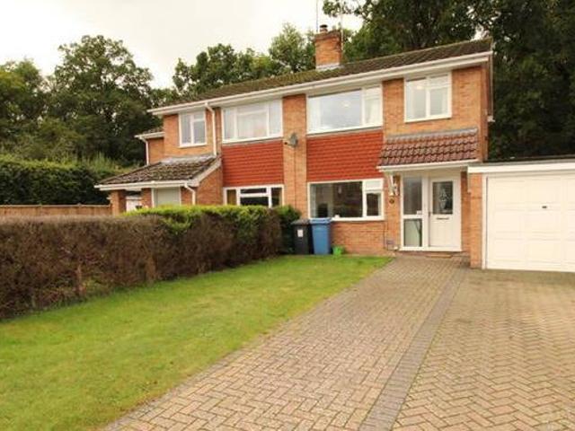 3 bedroom house for rent in Greenleas Close Yateley GU46