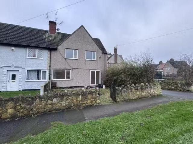 3 bedroom house for rent in East Avenue, Woodlands, Doncaster.