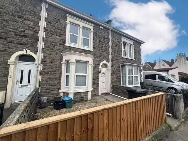 3 bedroom house for rent in Forest Avenue, Fishponds, Bristol.