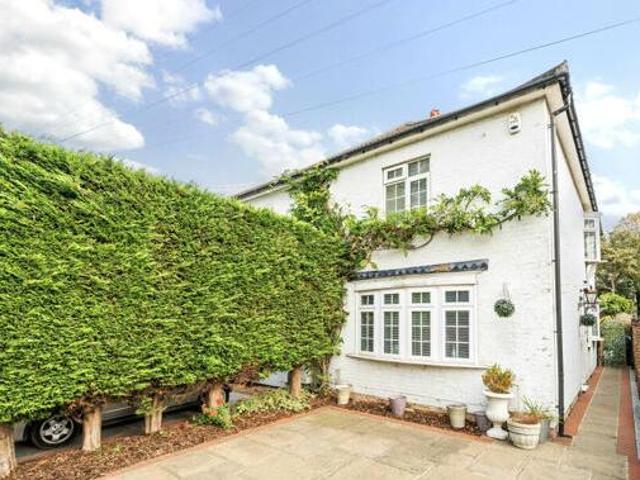 3 Bedroom House For Rent In Keston