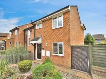 3 bedroom house for rent in Honeybourne, Bishops Stortford, He.
