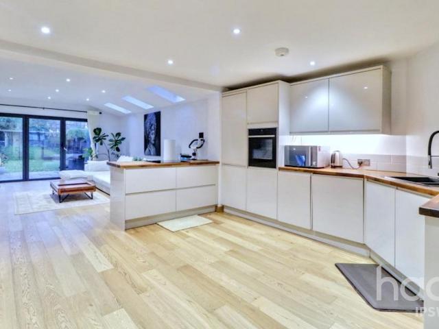 3 bedroom House for rent in Heath Road, Ipswich
