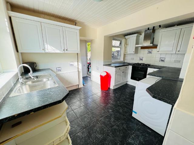 3 Bedroom House for rent in Hirwain St – Cathays CF24 4JH