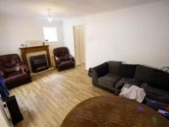 3 bedroom house for rent in Lodge Hill Road, Birmingham, West.