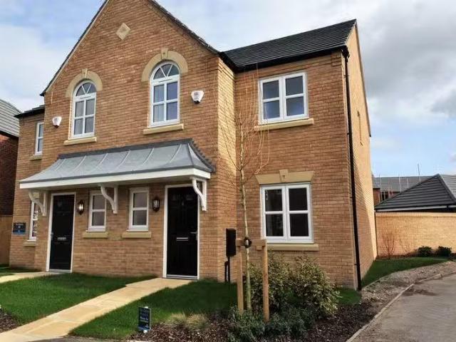 3 bedroom house for rent in Malpas Close, Brereton Grange, Arc.