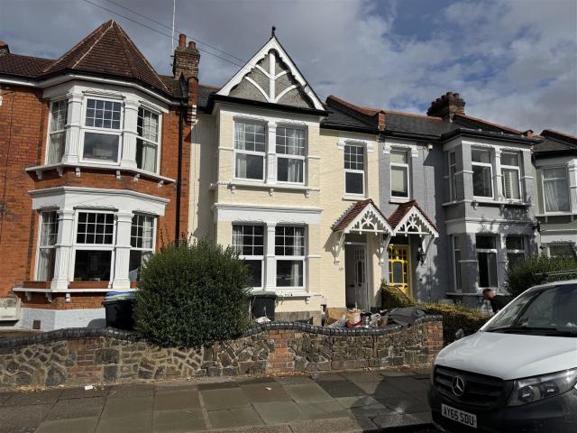 3 bedroom house for rent in Melbourne Ave, Palmers Green, N13