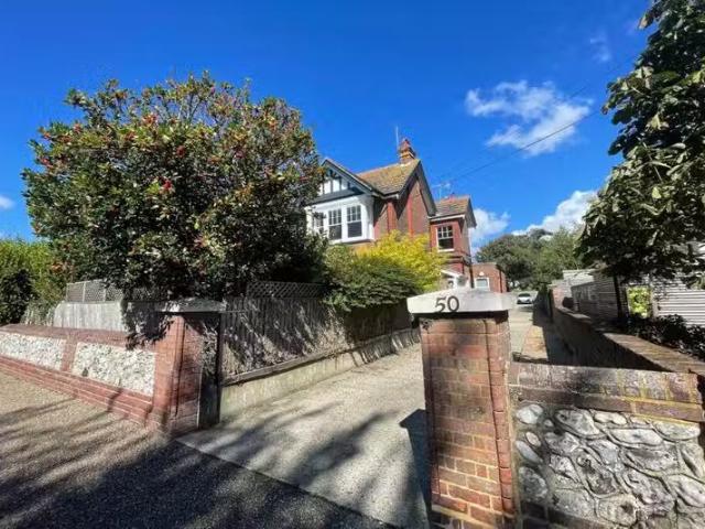 3 bedroom house for rent in Shelley Road, Worthing, BN11