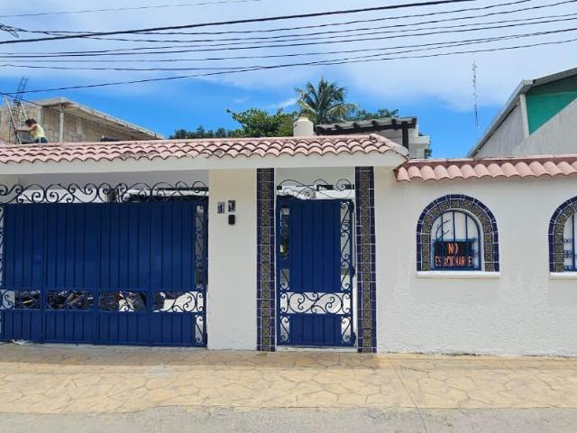 3 bedroom house for rent in Puerto Morelos with pool