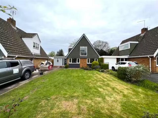 3 bedroom house for rent in Round Hill Avenue, Stourbridge, We.