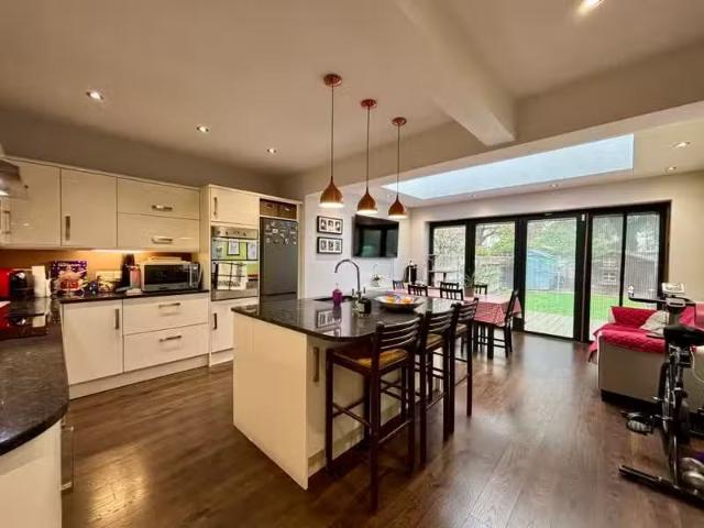 3 bedroom house for rent in Ravenscroft Road, Beckenham, BR3