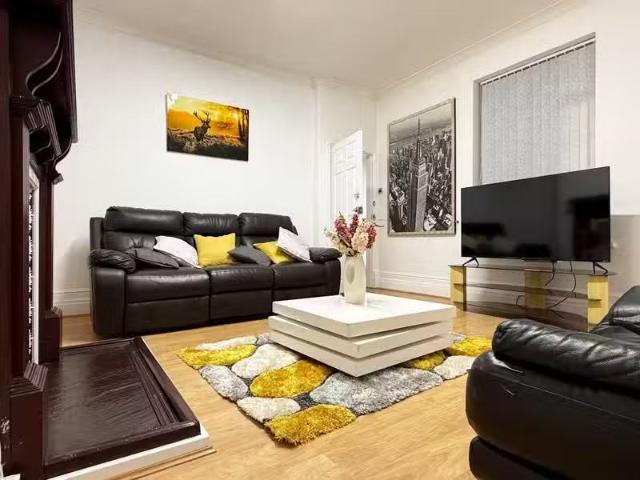 3 bedroom house for rent in Railway Terrace, Bradford, West Yo.