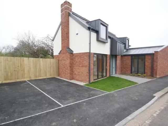 3 bedroom house for rent in Red House Lane, Westbury On Trym.