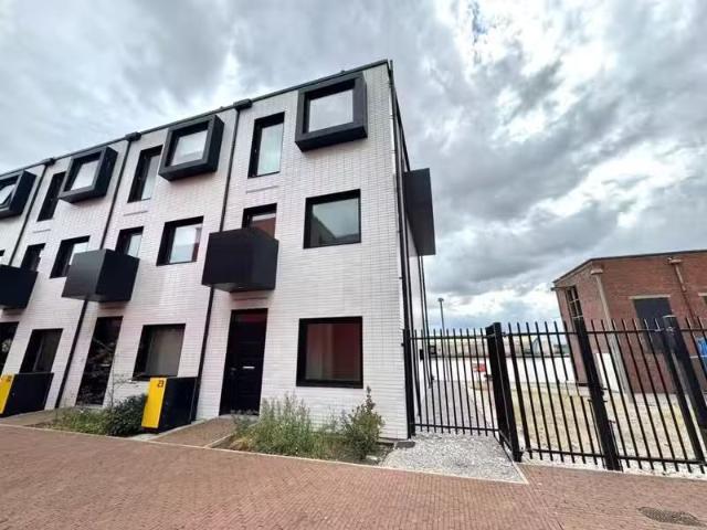 3 bedroom house for rent in Redbridge Quay, BIRKENHEAD, CH41