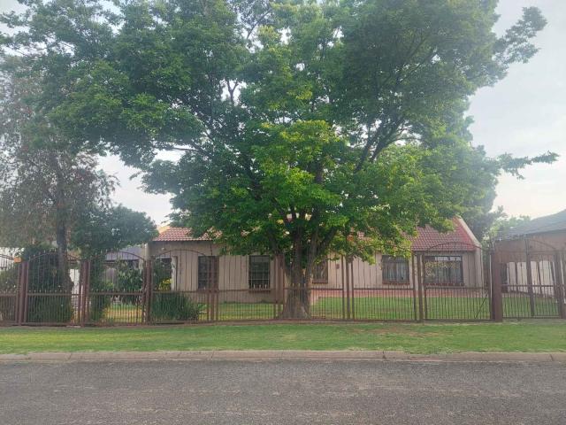 3 Bedroom House for rent in Witfield