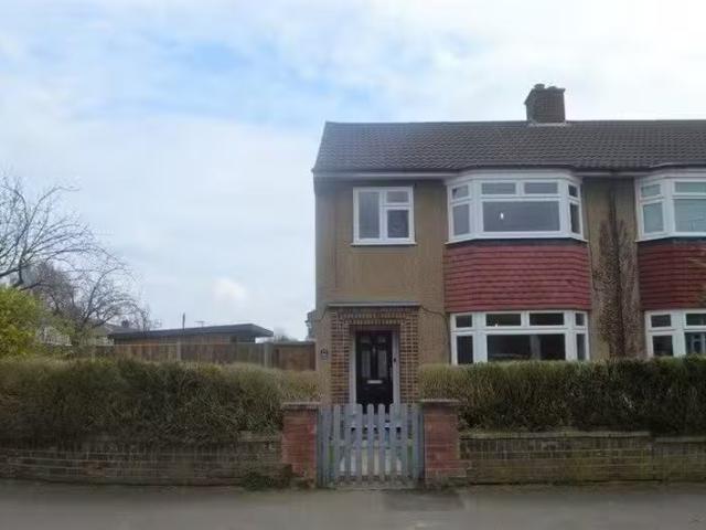 3 bedroom house for rent in Trafalgar Avenue, Broxbourne, Brox.