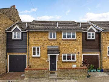 Hounslow, Greater London - Garden, Equipped kitchen