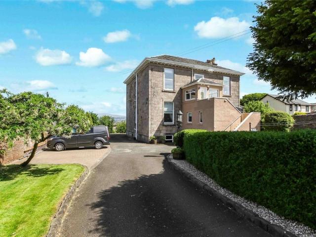 3 bedroom flat for sale