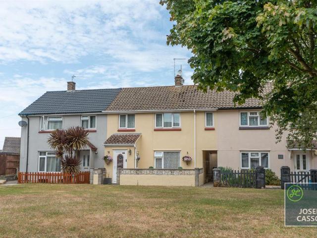 3 bedroom terraced house for sale