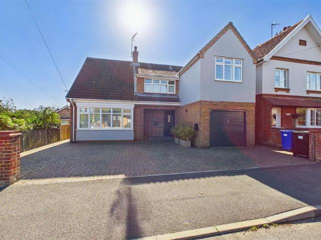 3 bedroom detached house for sale