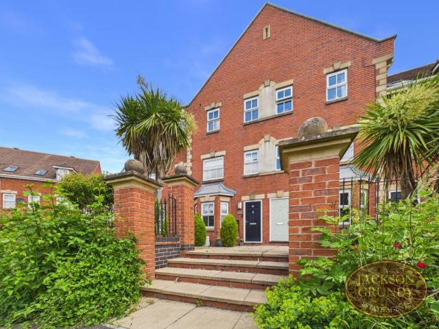3 bedroom townhouse for sale