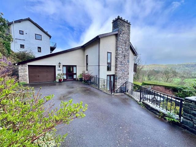 2 bedroom detached house for sale