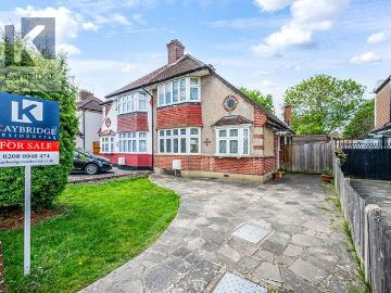 Walsingham Gardens KT19 Epsom, Stoneleigh Epsom, KT19, Epsom, Surrey county, South East England