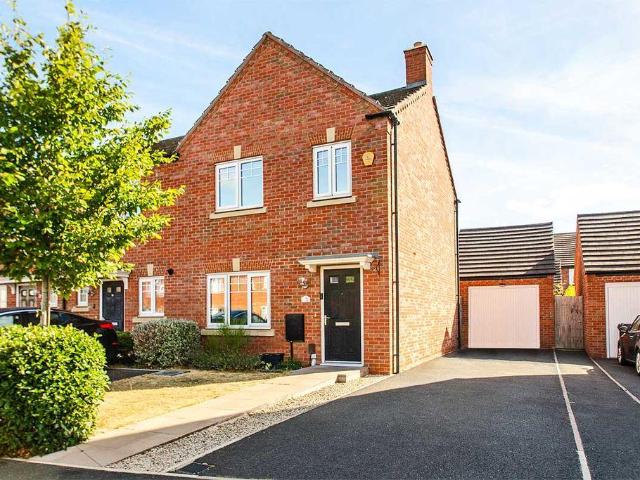 3 bedroom end of terrace house for sale