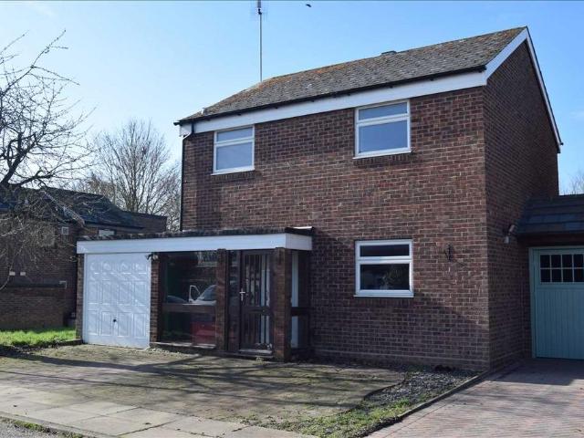 3 bedroom link detached house for sale