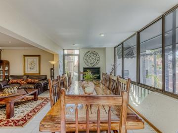3 Bedroom House For Sale in Constantia Kloof