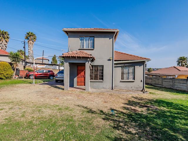 3 Bedroom House For Sale in Cosmo City