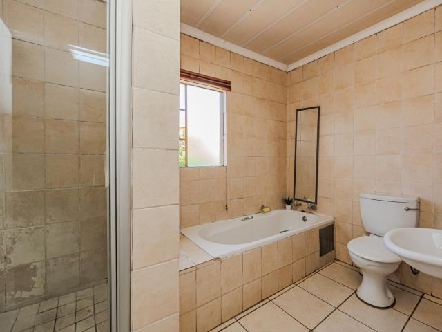 3 Bedroom House For Sale in Cosmo City