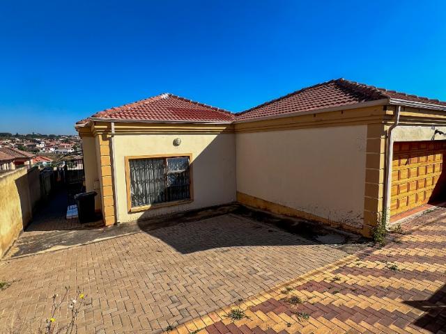 3 Bedroom House For Sale in Cosmo City