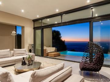 3 Bedroom House For Sale in Camps Bay