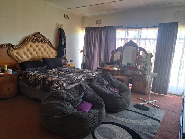 3 Bedroom House For Sale in Carletonville Central