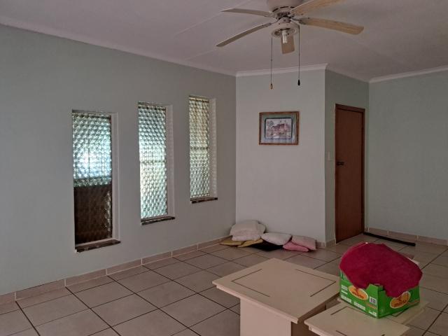 3 Bedroom House For Sale in Carletonville Central
