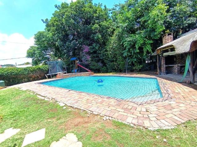3 Bedroom House For Sale in Castleview